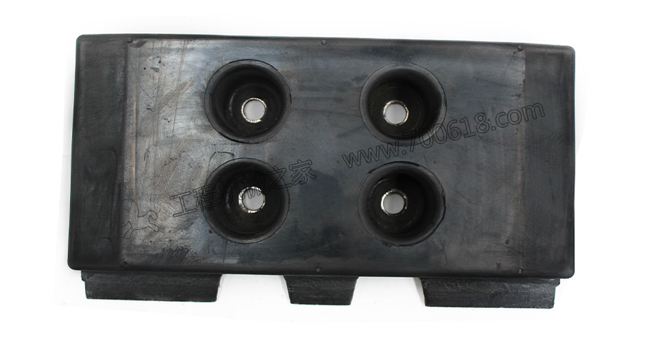 中联LTUH75摊铺机整体履带板