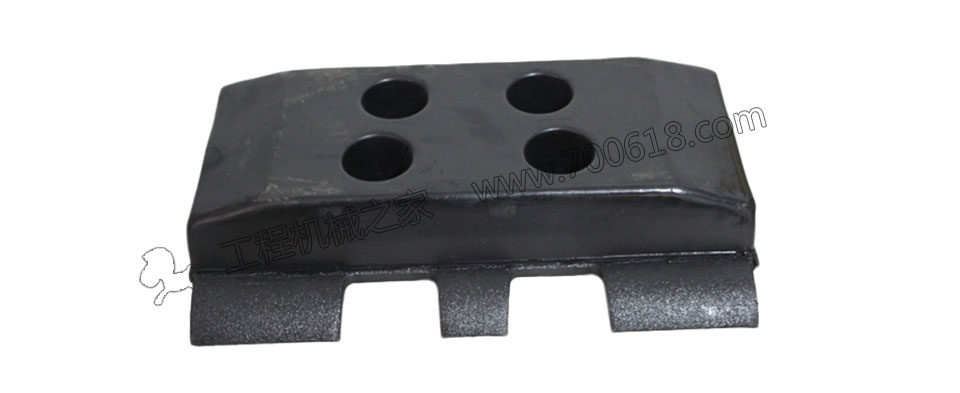 宝马格BF800C摊铺机的履带板复胶