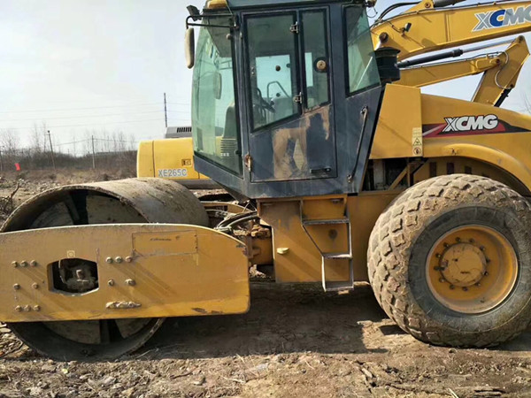 徐工XS222二手压路机